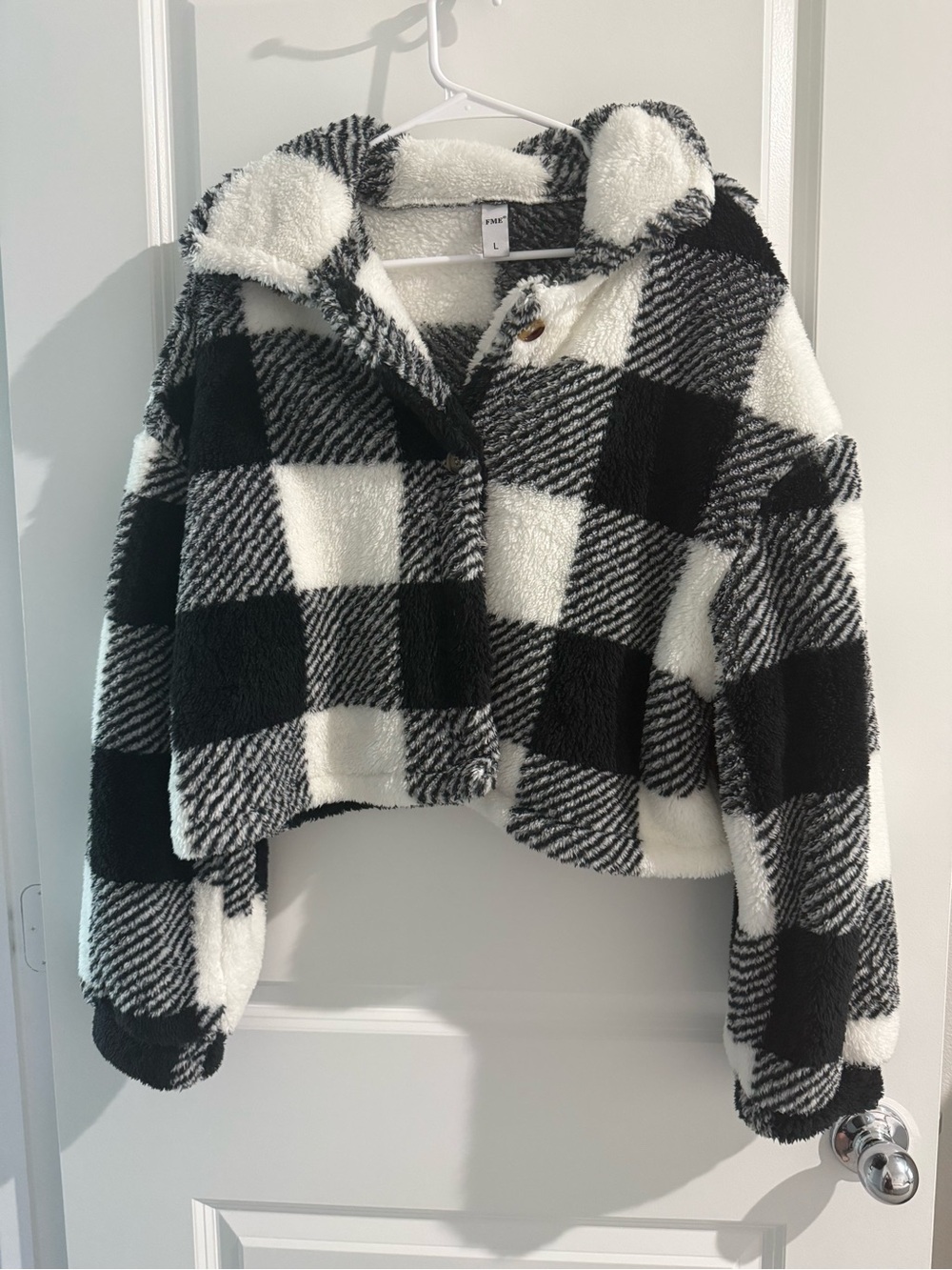 FME NWOT Black White Buffalo Plaid Sherpa Teddy Cropped Jacket Size Large
